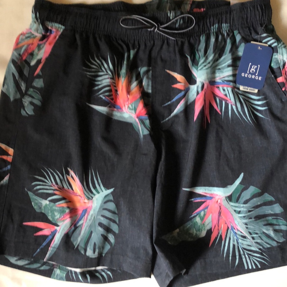 Swim hybrid shorts mens new size L (36-38") 91% polyester 9%spandex black floral